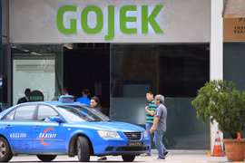 Singapore: hailing service operators to be licensed 