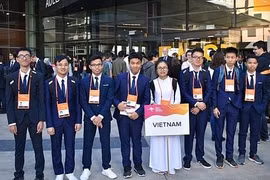 All eight Vietnamese students win Asian Physics Olympiad medals