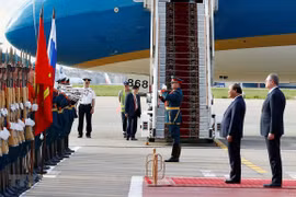 Official welcome ceremony for PM Phuc in Moscow
