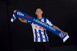 Vietnamese footballer signs contract with SC Heerenveen