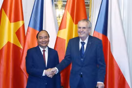 PM Phuc calls for stronger Vietnam-Czech ties in potential fields