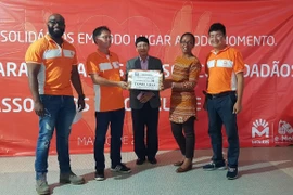 Viettel joint venture in Mozambique supports locals after typhoon Idai 