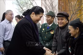 Tet gifts continue to reach hands of disadvantaged people