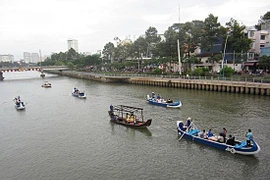 Boat tours in HCM City lack passengers