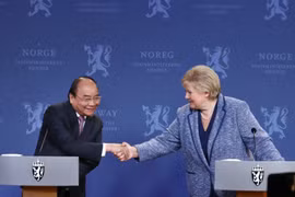Vietnamese, Norwegian PMs co-chair press conference 