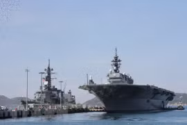 Japanese naval vessels visit Vietnam 
