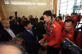 Vietnam’s national football team welcomed home