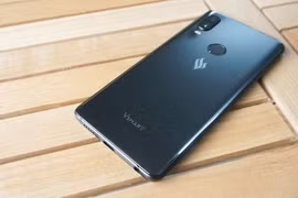 Four VinSmart phones rolled out in Russia