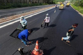 Thail gov’t continues to promote use of rubber resin in road construction