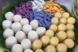 Can Tho: Eighth southern traditional cake festival opens