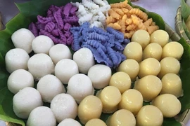 Can Tho: Eighth southern traditional cake festival opens