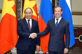 Vietnamese, Russian PMs hold talks in Moscow