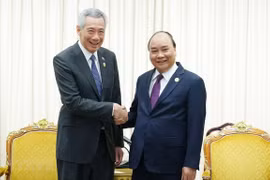PM wishes to raise two-way trade with Singapore