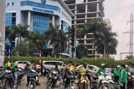 Motorbike taxis must be registered in Hanoi