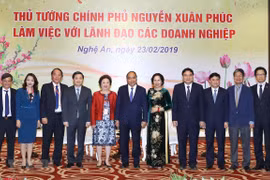 PM encourages investors in central province