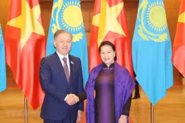 Vietnamese, Kazakhstani top legislators hold talks 