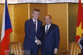 PM meets leaders of Czech Republic, Bulgaria, Albania 