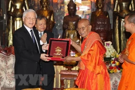 Vietnamese leader hails Cambodian Buddhists’ contributions to relations