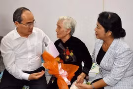 HCM City brings warm Tet to policy beneficiaries, poor people