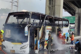 Bus fire scene (Photo: aseannow.com)