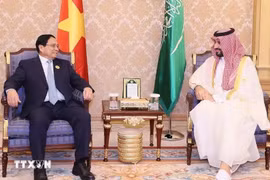 Prime Minister Pham Minh Chinh meets with Saudi Arabia’s Prime Minister Crown Prince Mohammed bin Salman in Riyadh on October 20, 2023. (Photo: VNA)