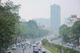 Smog blankets Hanoi on November 15, 2024 (Photo: VNA)