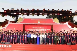 100 valedictorians from Hanoi-based universities honoured (Photo: VNA)