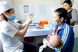 Vietnam boosts hepatitis B vaccination for newborns in remote areas