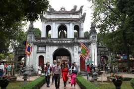 Tourists crowd Hanoi’s places of interest during four-day holiday