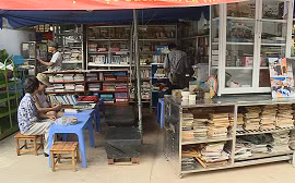Retired lecturer helps promote reading culture