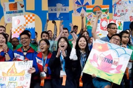 Vietnamese students win prizes at int’l science contest in US