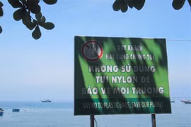Ly Son islanders urged not to use plastic bags, straws