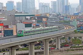 Cat Linh-Ha Dong elevated railway starts trial run