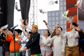 Indonesia begins presidential election campaign