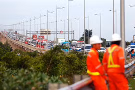 Authorities take measures to reduce traffic jams during Tet