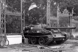 Photo exhibition in Mexico marks national reunification day