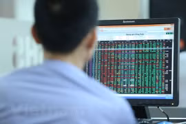 VN-Index drops by 2.87 percent on June 18 