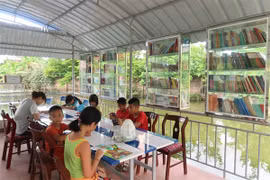 Children flock to Hai Duong reading garden