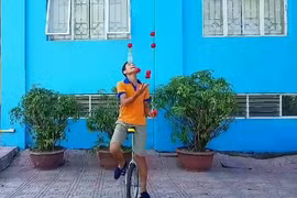 Vietnamese autistic teenager wants to conquer the world