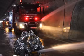Fire-fighting and rescue rehearsal held at Ca Pass tunnel