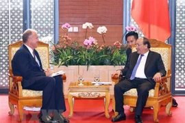 PM hosts GE leader on sidelines of WEF ASEAN 2018