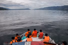 Indonesia uses sonar technology in Lake Toba search