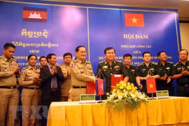 Cambodian army delegation pays pre-Tet visit to Bac Lieu 