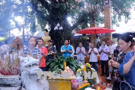 Vietnamese celebrate Buddhist Vu Lan Festival in Laos, India