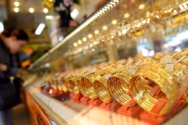 Gold prices rise significantly before Tet