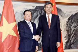 Vietnam, China seek to step up financial cooperation