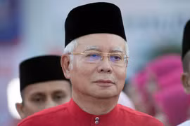 Malaysian Prime Minister launches election campaign 