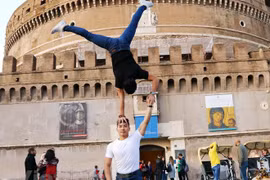 Vietnamese acrobatic brothers seek Guinness record