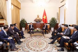 Deputy PM receives VN’s Honorary Consul General in RoK