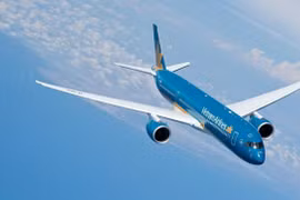 Vietnam Airlines adjusts flight schedule due to typhoon Prapiroon 
